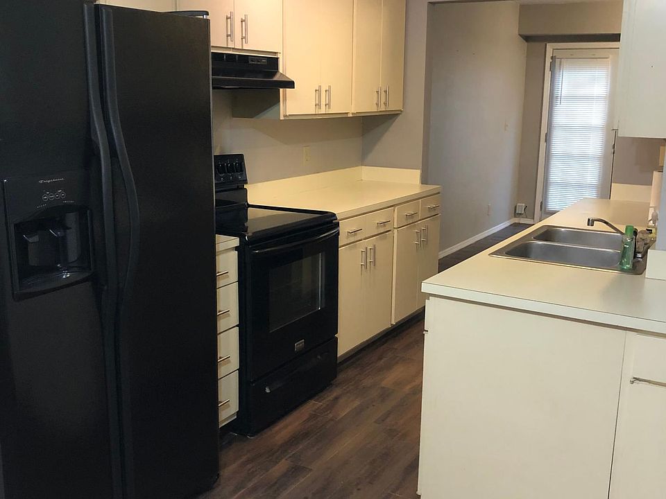 Kitchen Appliances Included