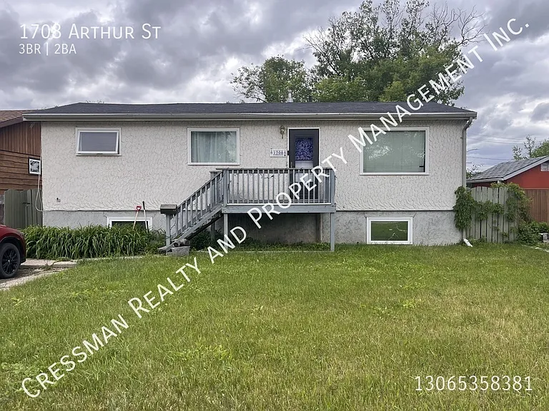 1708 Arthur St — Photo 1
