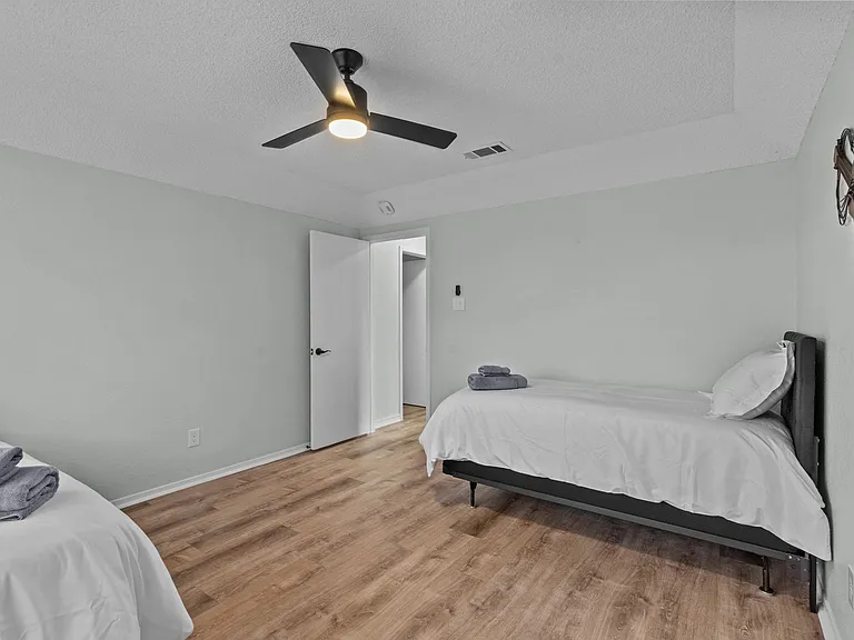 7628 Hunt Dr — Photo 22