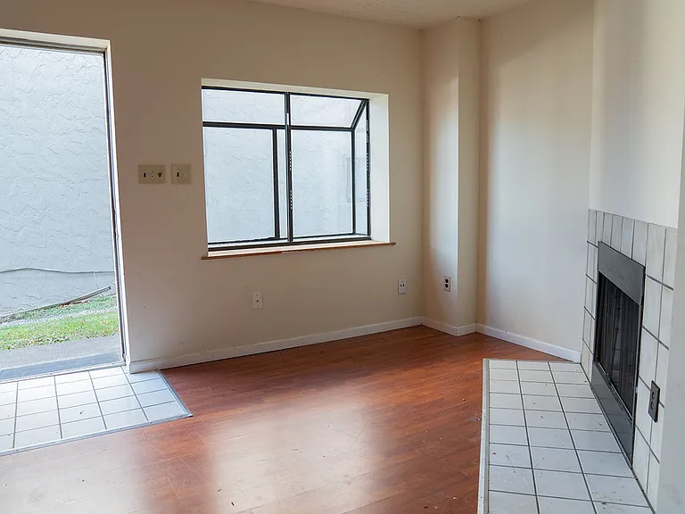 1669 Summit St #1675 — Photo 34