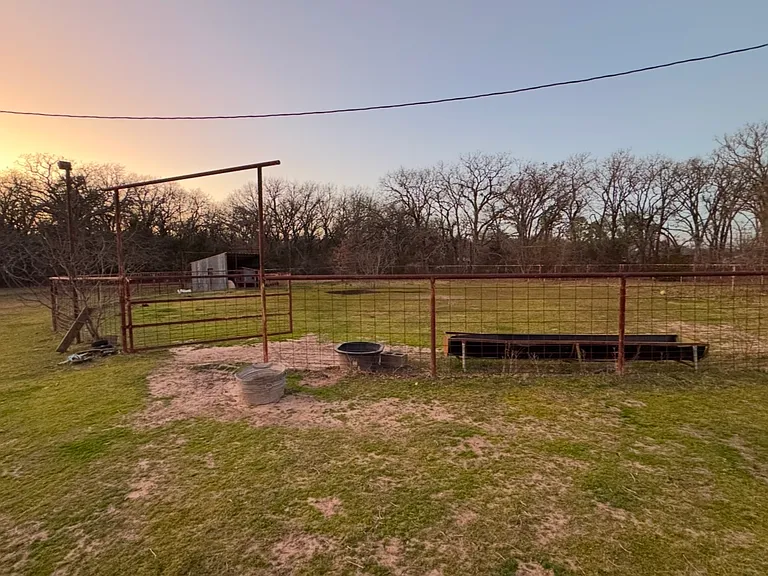 6400 Private Road 2598 — Photo 3