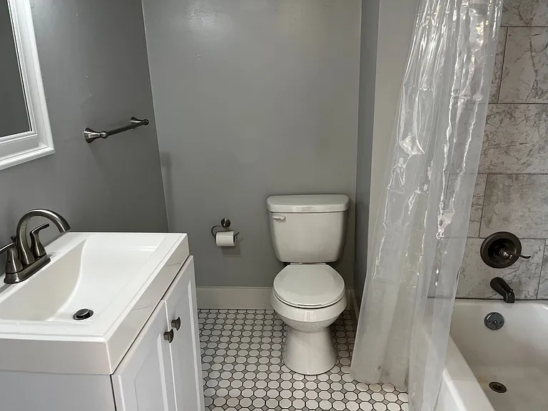Fort Wood Apartments — Photo 17