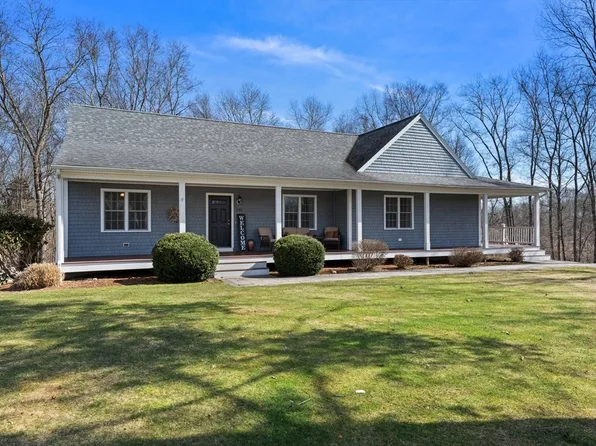 135 Sutherland Dr, Somerset, MA 02726