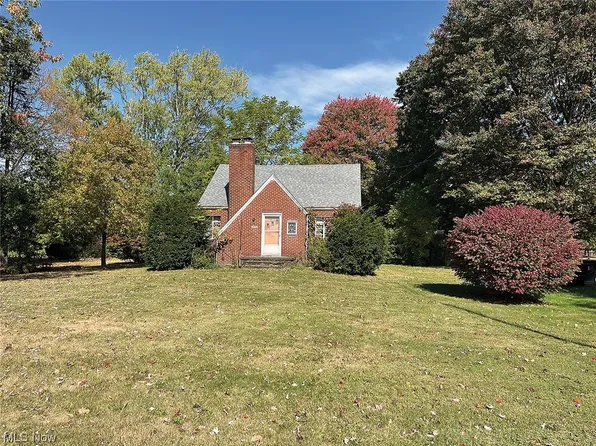 1975 Diamond St NE, Canton, OH 44721