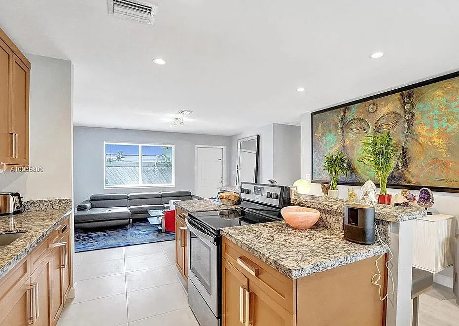 2 bed, 1.0 bath, 900 sqft, $2,250 — Photo 4