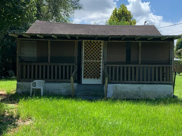 507 6th St W, Darien, GA 31305