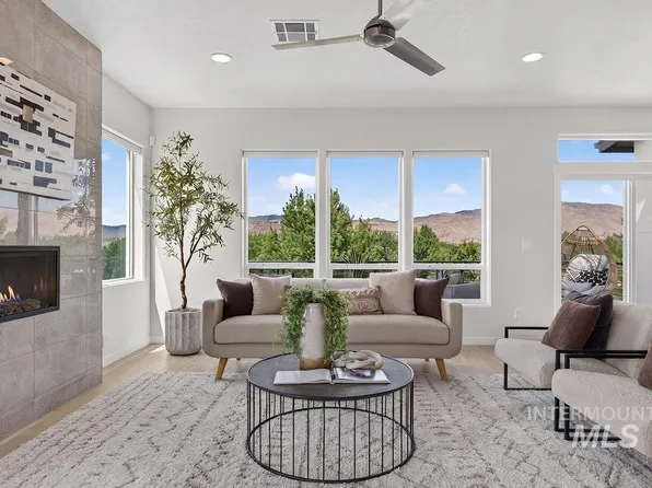 1246 E Echelon Ridge Ln, Boise, ID 83716
