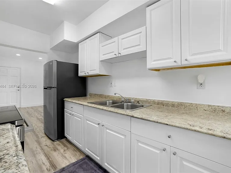 2250 Bay Dr #7 — Photo 13