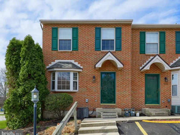 301 Country Club Rd, Red Lion, PA 17356