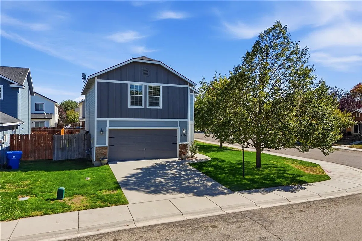 3 bed, 2.5 bath, 1635 sqft, $2,350 — Photo 4