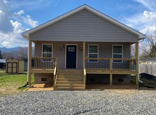65 5th St, Waynesville, NC 28786