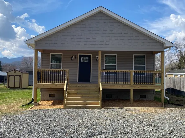 65 5th St, Waynesville, NC 28786