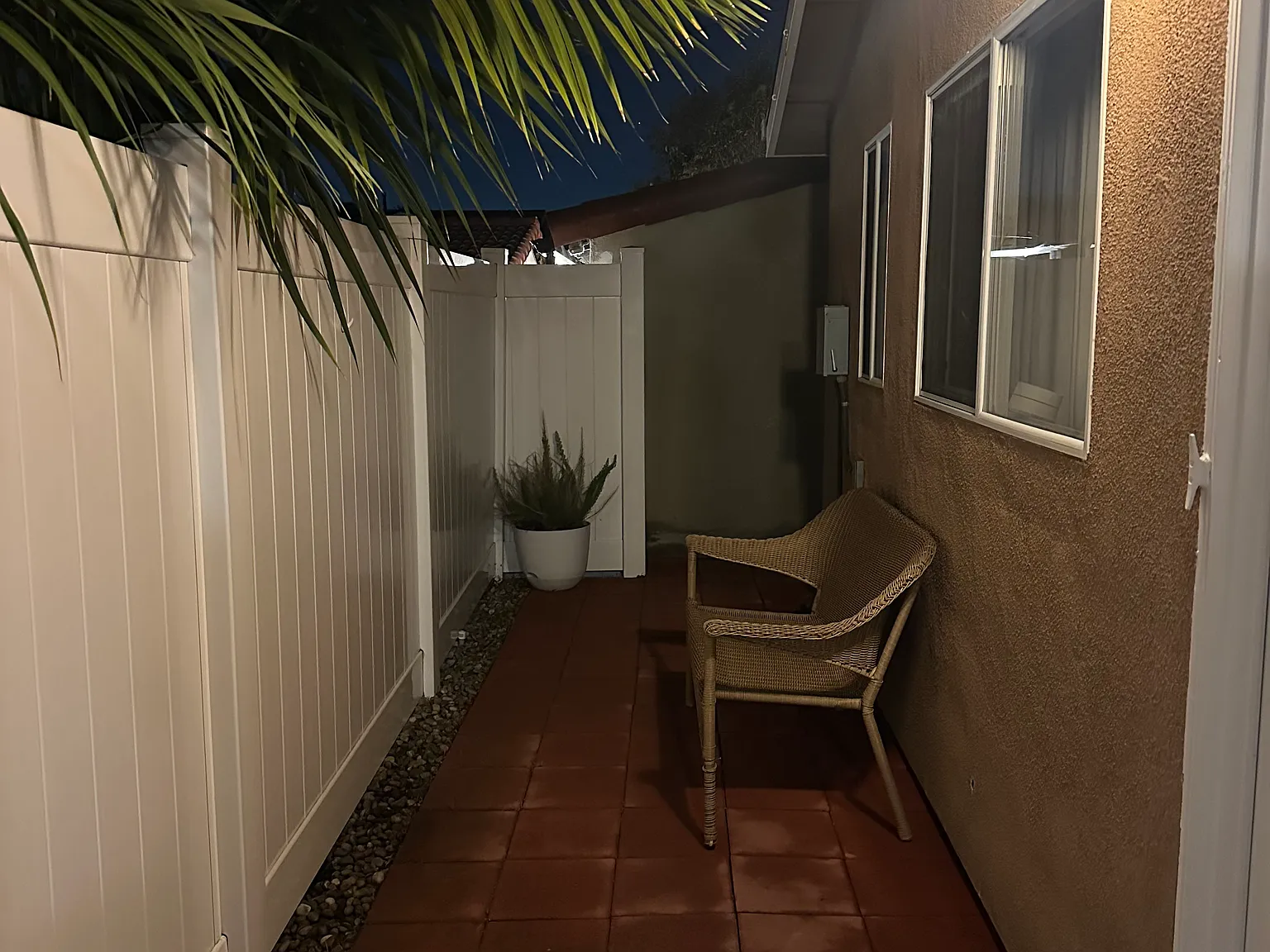 Studio, 440 sqft, $1,995 — Photo 4