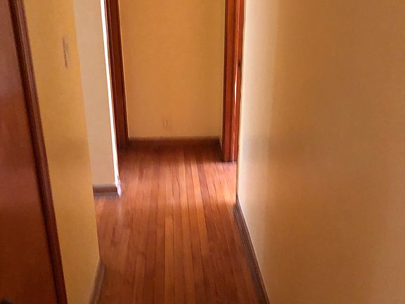 3rd image of 7957 S Wood St APT 1E