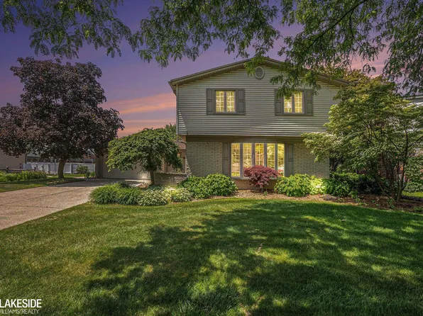 32049 Newcastle Dr, Warren, MI 48093