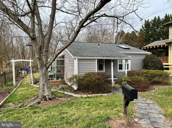 7 Russell Rd, Cabin John, MD 20818