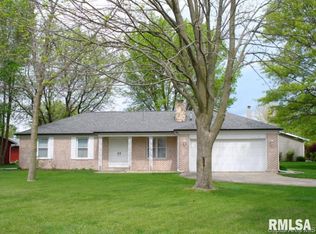 147 S Westview Dr, Knoxville, IL 61448