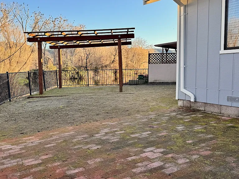 695 Ketch Ct — Photo 23