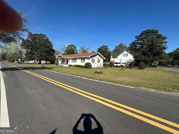 5th image of 137 4th St
