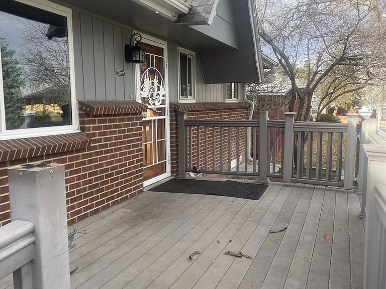 355 S Queen St — Photo 2