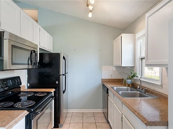 5th image of 6311 NE Agnes Cir