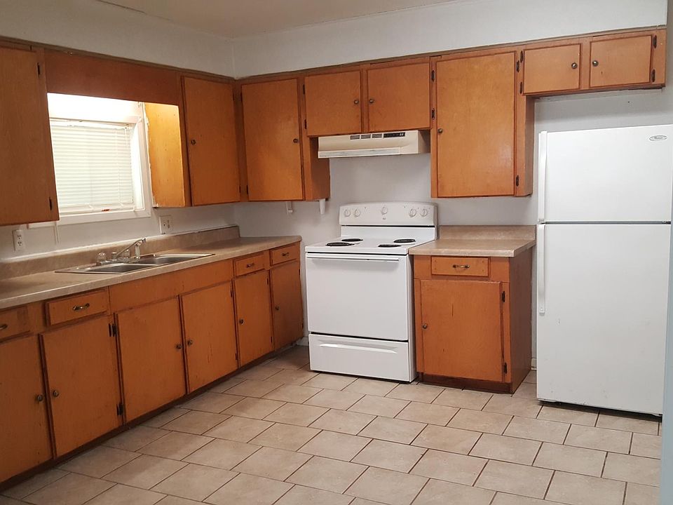 1st image of 3255 Cedar St