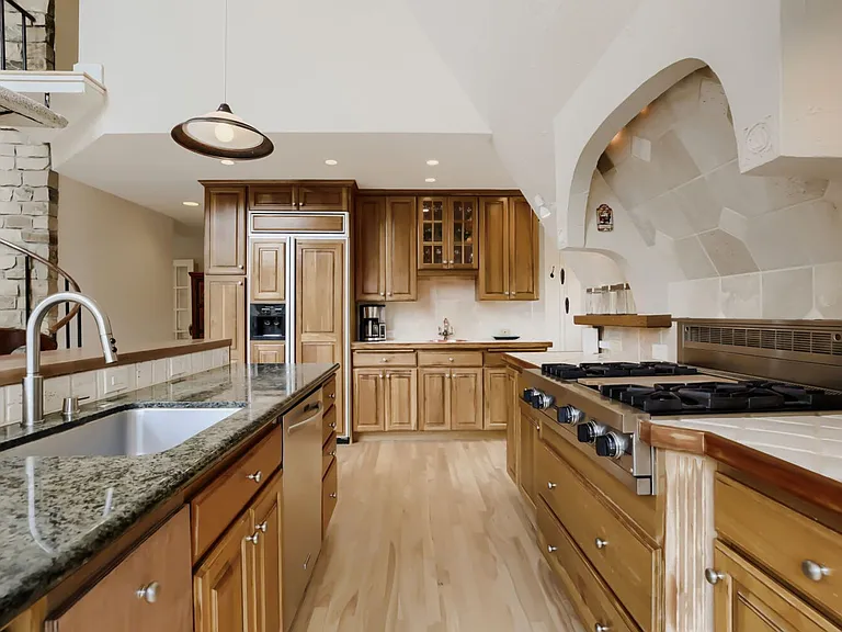 545 Bow Mountain Rd — Photo 6