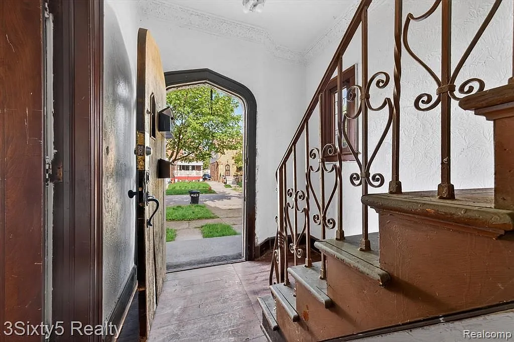 2 bed, 1.0 bath, 1083 sqft, $900 — Photo 3