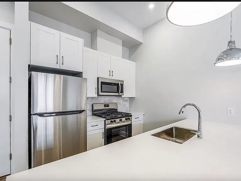 658 Grand St #201 — Photo 9