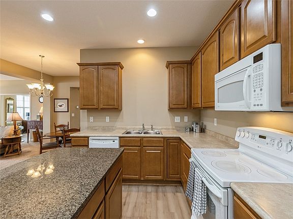 5th image of 578 82nd St