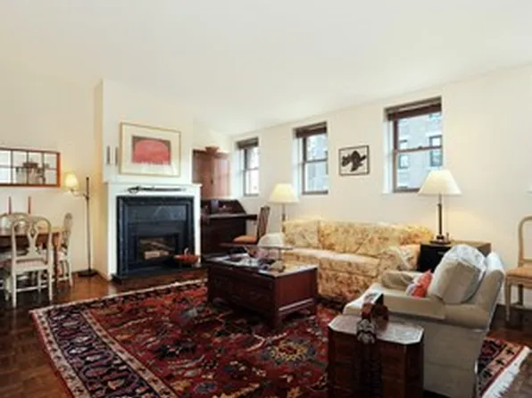 148 Waverly Place image 1 of 4