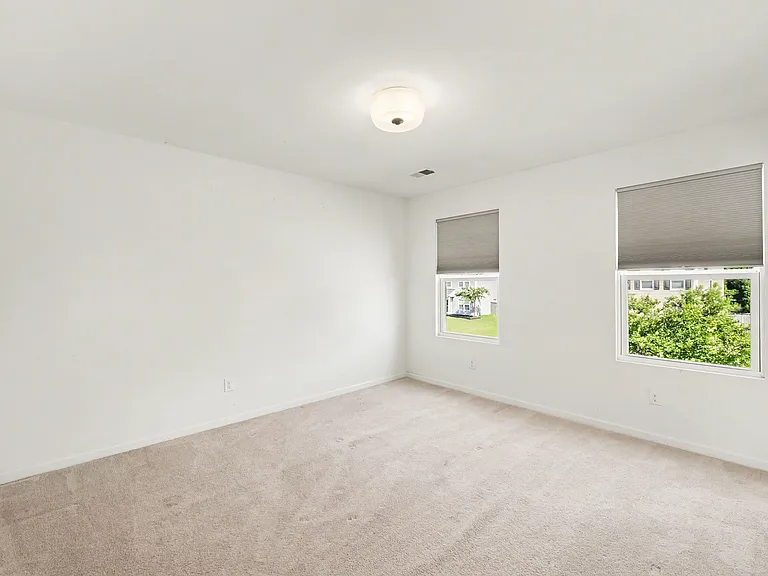 121 Rockingham Way — Photo 21