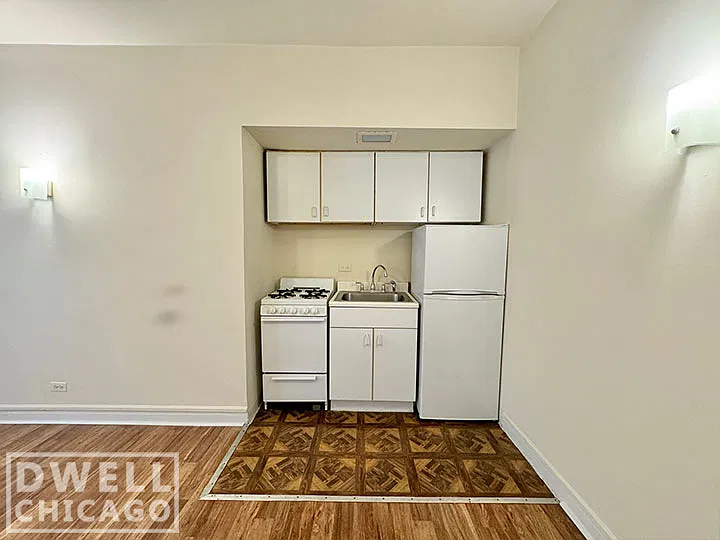 Studio, 300 sqft, $1,000 — Photo 3