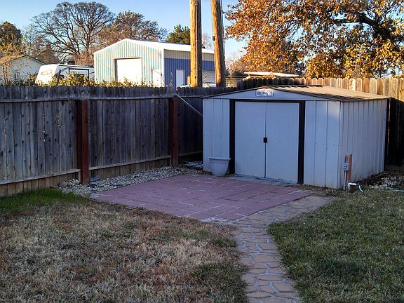 Back yard - shed_02052014