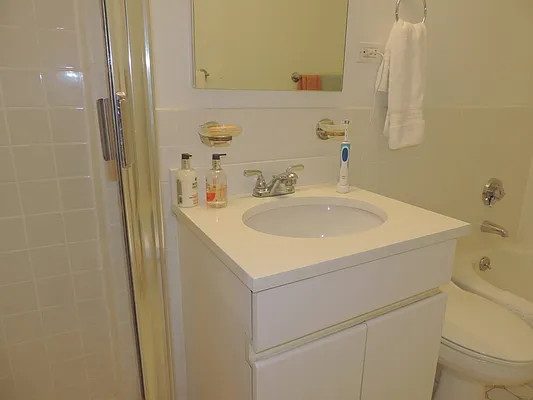 Rented by essential NEW YORK Real Estate | media 16