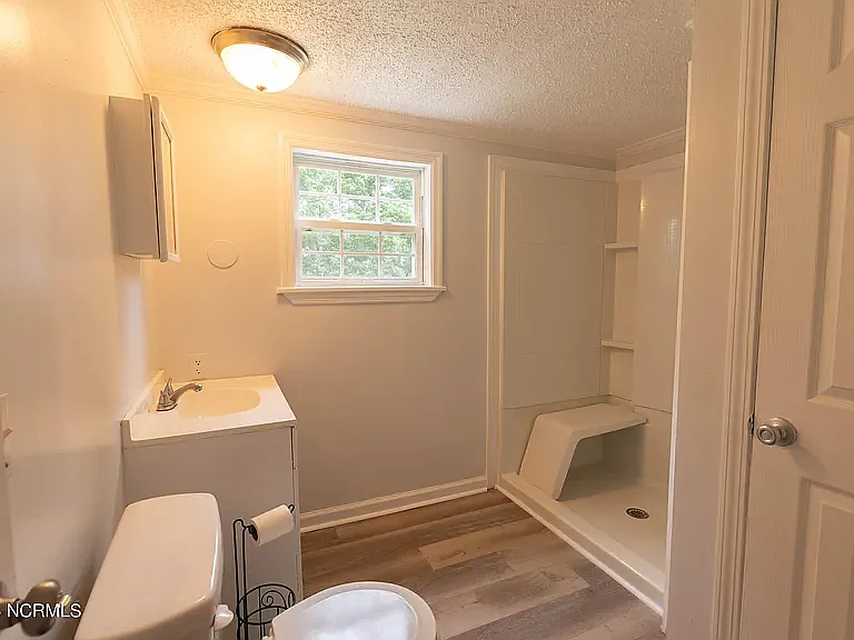 304 W Foy St — Photo 6