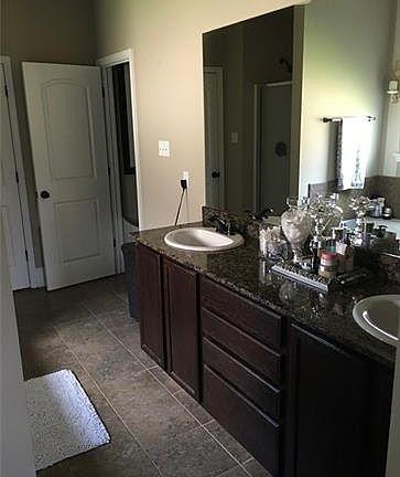 4th image of 20477 Kensington Row