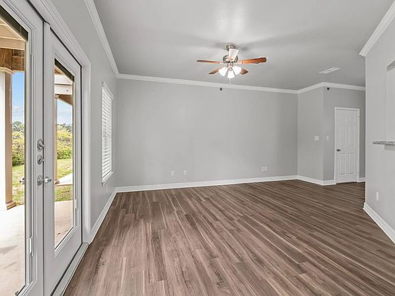 5th image of 113 Magnolia Ln #229