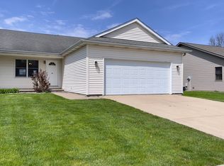 405 W Quail Roost Ct, Sherman, IL 62684