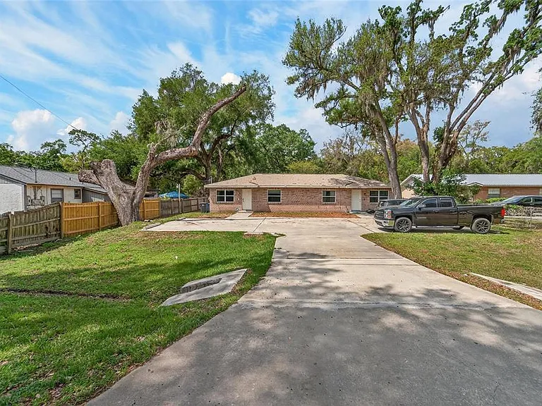 5502 Peach Ave — Photo 9