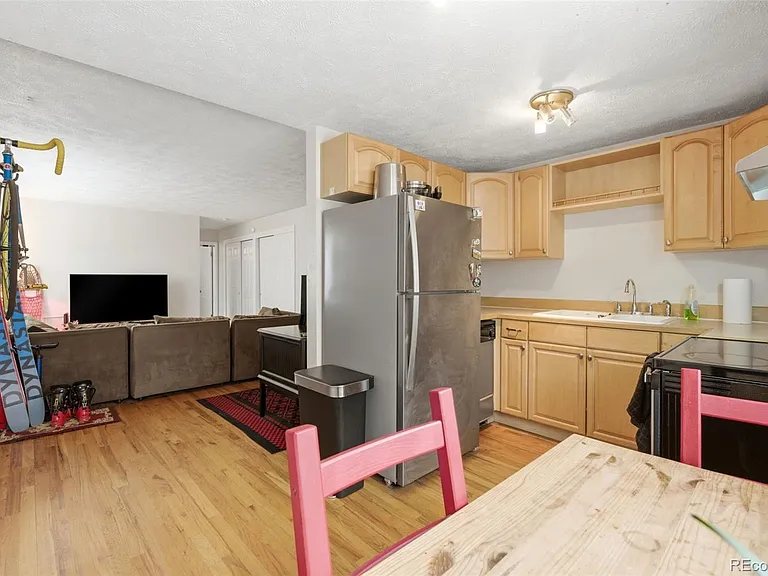 1063 N Clarkson St #8A — Photo 9