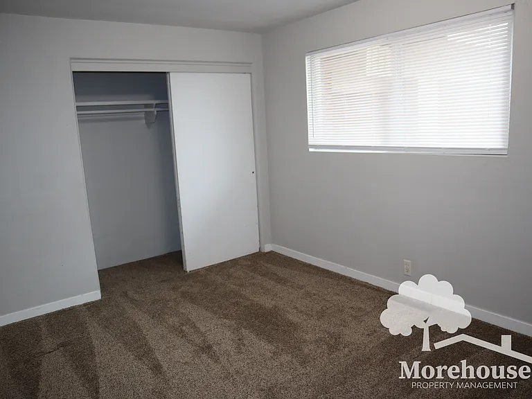 2404 S Stanley St — Photo 9