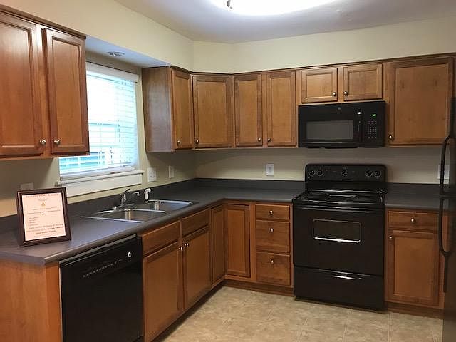 1st image of 340 Dover Ct
