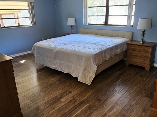 2334 Lake Griffin Rd, Lady Lake, FL 32159