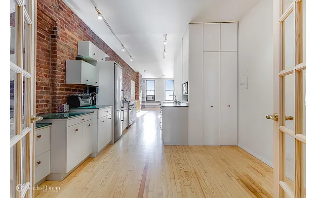 Rented by Douglas Elliman | media 19