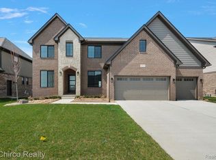 49355 Langford Dr, Macomb, MI 48044