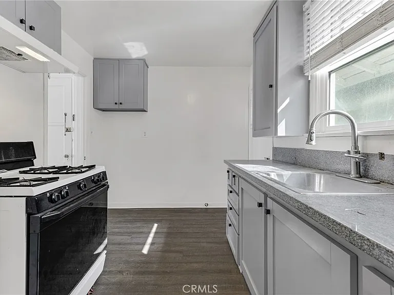 2441 3rd St #7 — Photo 23