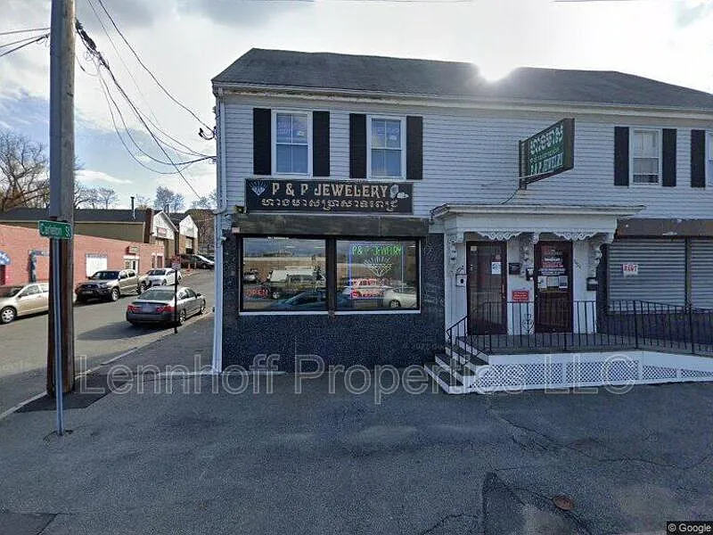 4 bed, 1.0 bath, $2,500 — Photo 2