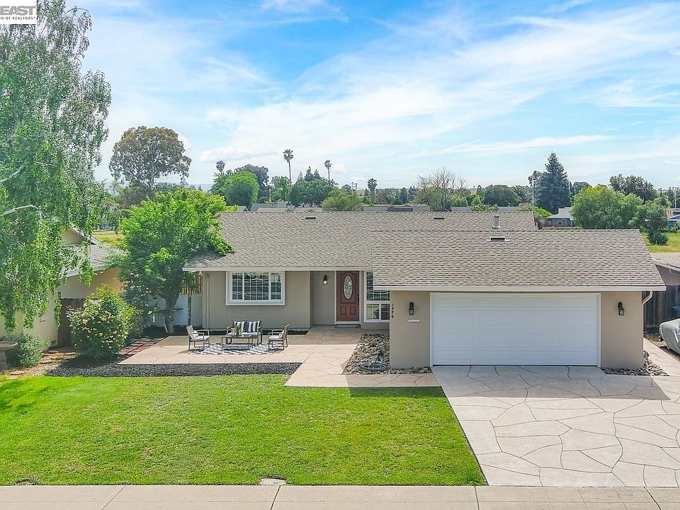 1st image of 1476 Bluebell Dr