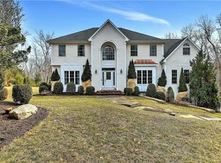 37 Russett Rd, Sandy Hook, CT 06482